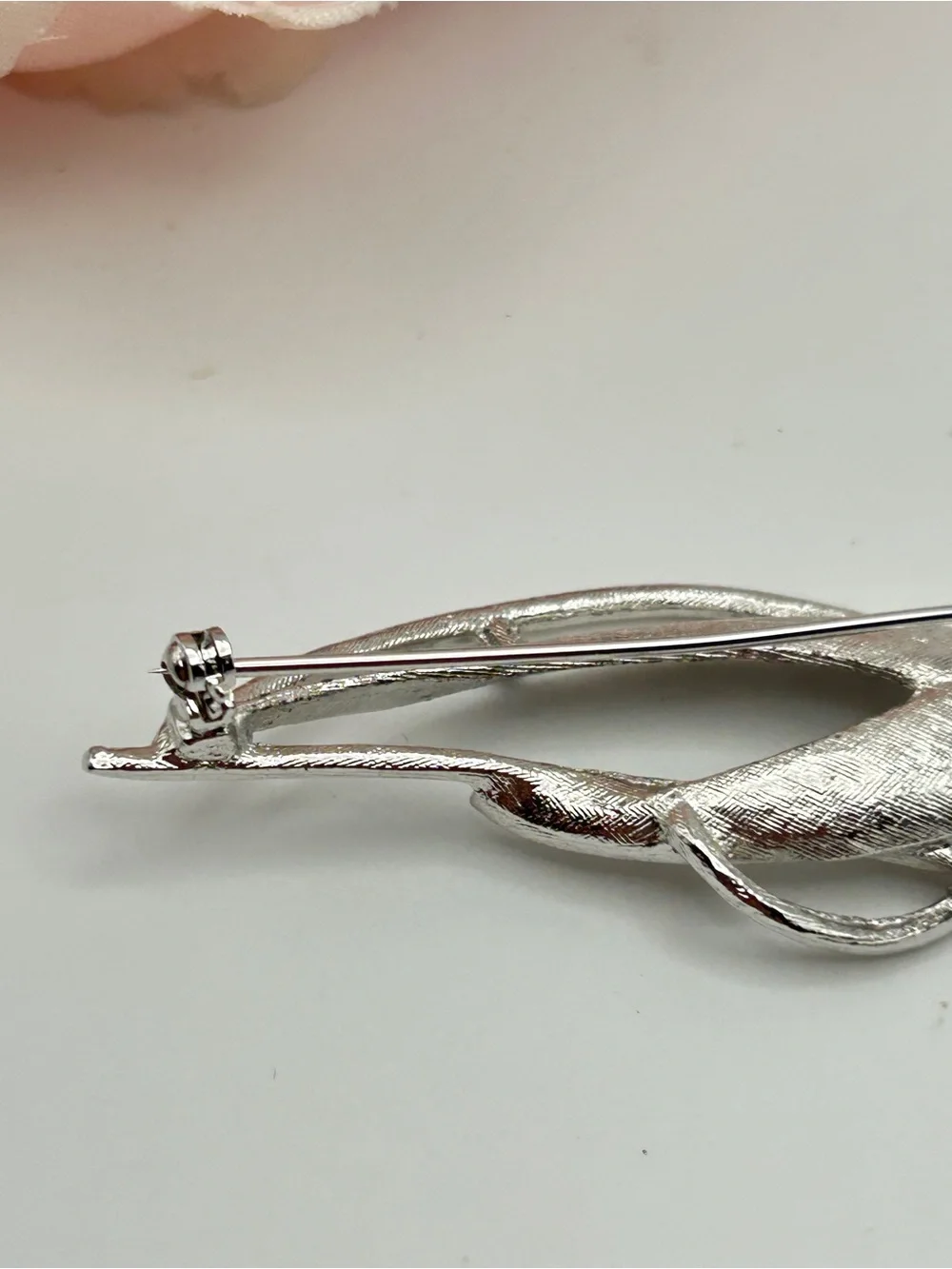 Vintage Silver Tone Abstract Leaf Swirl Modernist Brooch